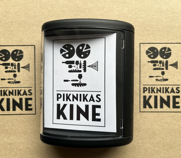 Antspaudas su logotipu