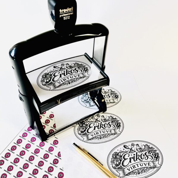 Antspaudas su logotipu