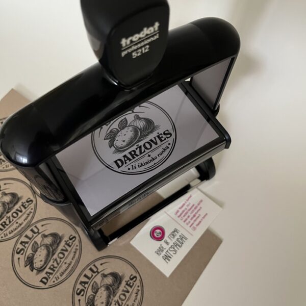 Antspaudas su logotipu